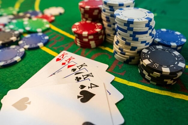 initoto mobile app interface showing sportsbook markets and live-dealer tables